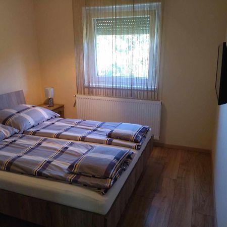 Csaba Apartman Hajdúszoboszló Exterior foto